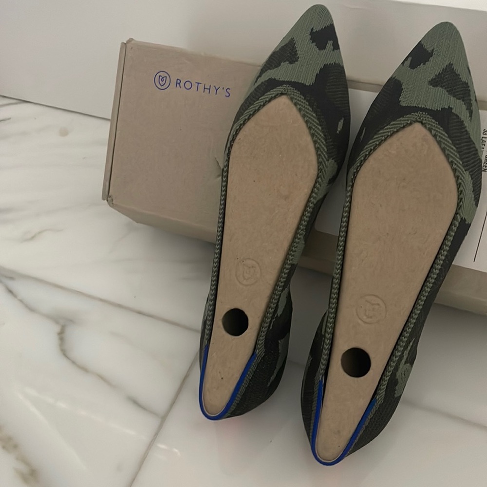 Rothy’s The Point Women’s Size 9, Green Camo Pointed Toe Slip On Flats